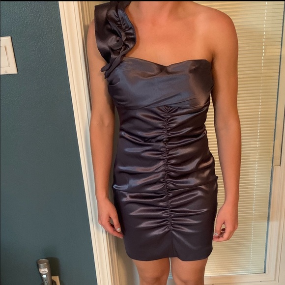 Classy dress - Picture 1 of 2